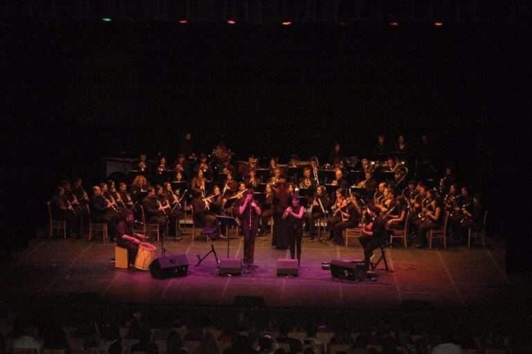Rozalén canta en Cuenca con Letur en el alma para comenzar a quitarle barro a la esperanza