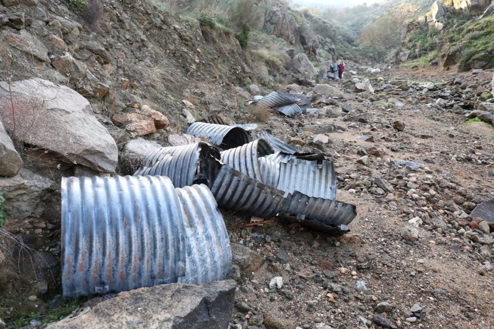 La jornada de basuraleza en Toledo recoge más de mil kilos de chapas arrastradas por la DANA del pasado año
