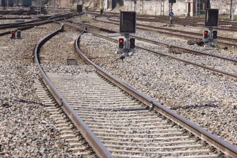 Adif adjudica el mantenimiento del control de tráfico en la línea Madrid-Valencia-Murcia por 51 millones