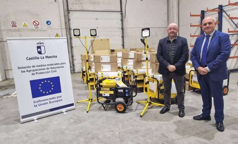 Agrupaciones de Protección Civil de 28 entidades locales reciben equipos electrógenos y bombas para inundaciones
