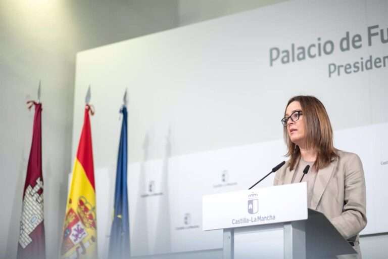 C-LM responde a Morant que Page no necesita indicaciones de cómo actuar: "Dice lo que piensa y lo seguirá haciendo"