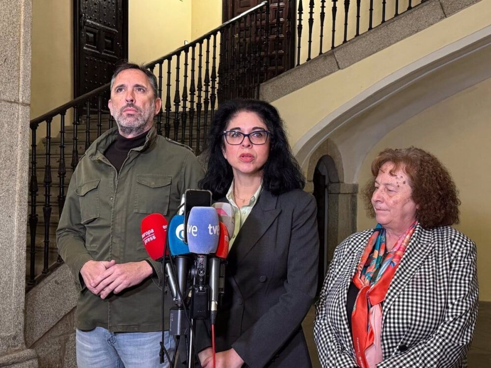 Equipo Gobierno toledano responde a Tolón que machista es "intentar echar tierra a los demás en los ojos para brillar"