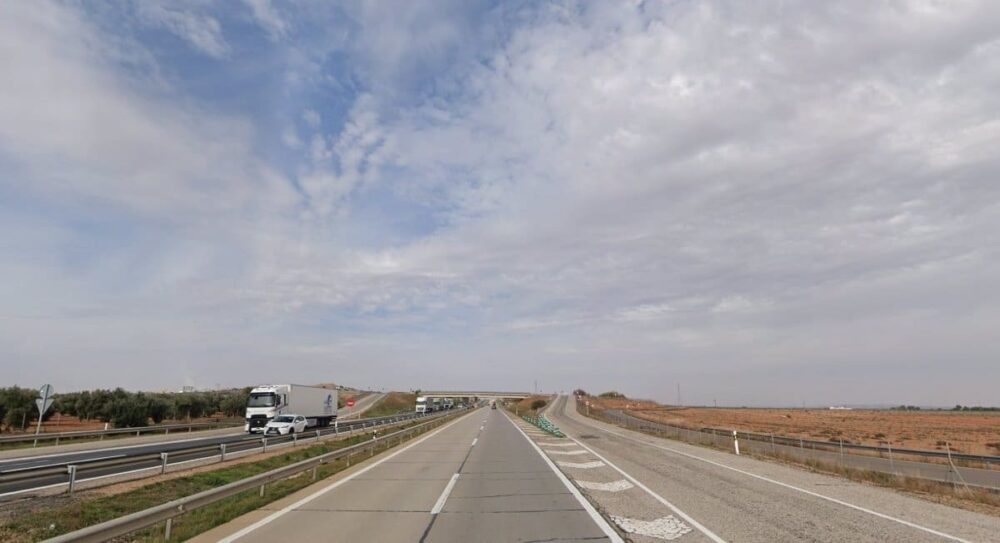 Confirman el fallecimiento del conductor de camión accidentado en la A-4 a su paso por Herencia