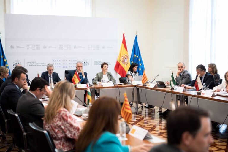 El Gobierno y las CCAA del PP no logran un acuerdo para el orden del día de la Conferencia de Presidentes