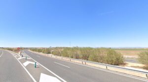 Cortado el paso de vehículos en el kilómetro 54 de la A-43, en sentido Valencia, por incendio de un camión