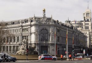 C-LM reduce su deuda un punto en el primer trimestre de 2025 en relación a 2024 y presume de ser la que más la ha bajado