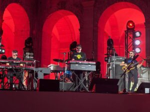 Calamaro despliega su cancionero de amor en la velada más subversiva del Monasterio de Uclés