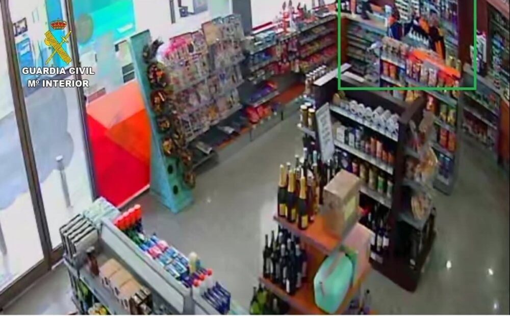 Detenido por intentar varios robos con intimidación con un arma blanca en Tomelloso