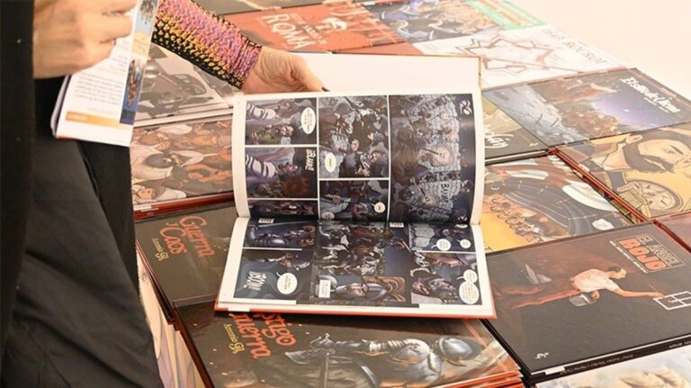 Leer cómics en grupo crea espacios seguros para adolescentes que han sufrido vulneración de sus derechos, según la UCLM