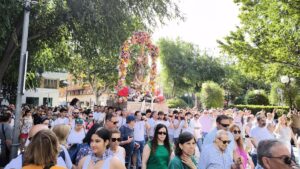 Más de 6.000 personas acompañan a la Virgen de Alarcos de Ciudad Real en su tradicional subida a la ermita