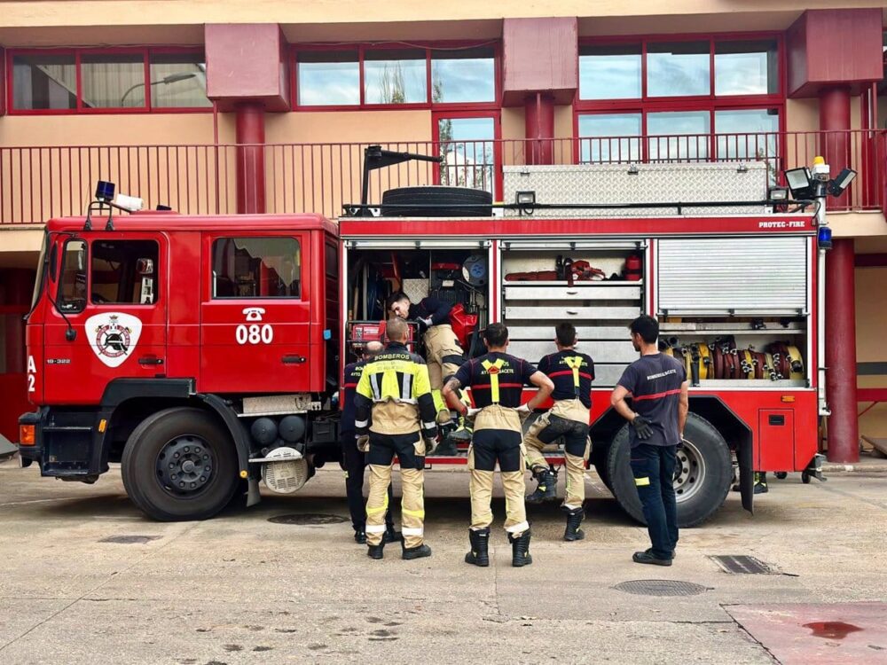 Afectada una mujer por inhalación de humo tras el incendio originado por una vela en una vivienda de Albacete