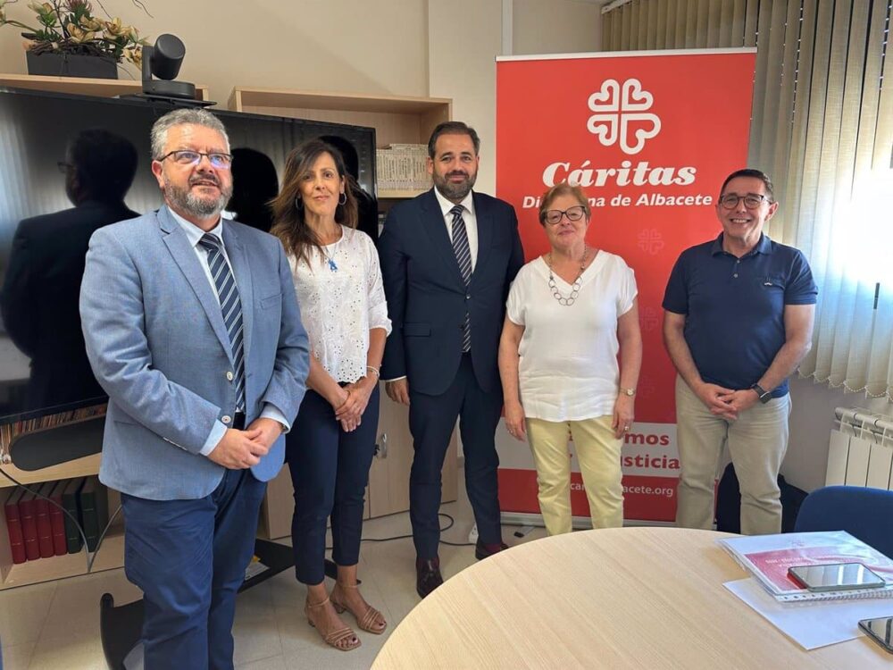 Núñez ve "dramática" la situación de la población en C-LM con "altos impuestos" y "bajos salarios"