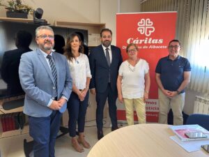 Núñez ve "dramática" la situación de la población en C-LM con "altos impuestos" y "bajos salarios"