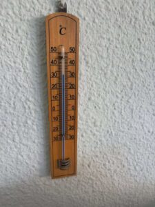 STE-CLM denuncia el "calor extremo" de las oposiciones docentes en la región: "Opositores y tribunales a la brasa"