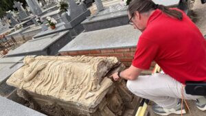 Comienza la segunda fase de la restauración de la tumba de Apolonia en el cementerio municipal de Ciudad Real