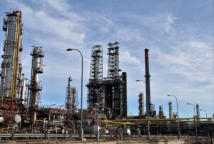 Sindicatos de Repsol Petróleo Puertollano amenazan con movilizaciones por la "eliminación" de 12 puestos de trabajo