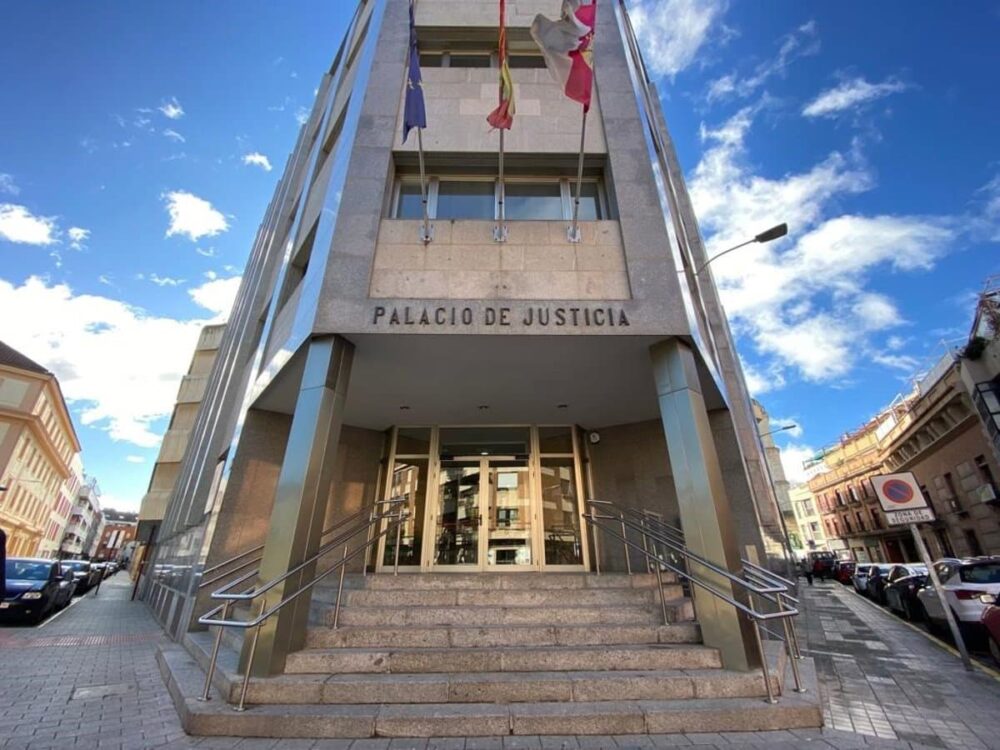 Condenado a dos años de cárcel por abusar de una menor en Manzanares tras reconocer los hechos
