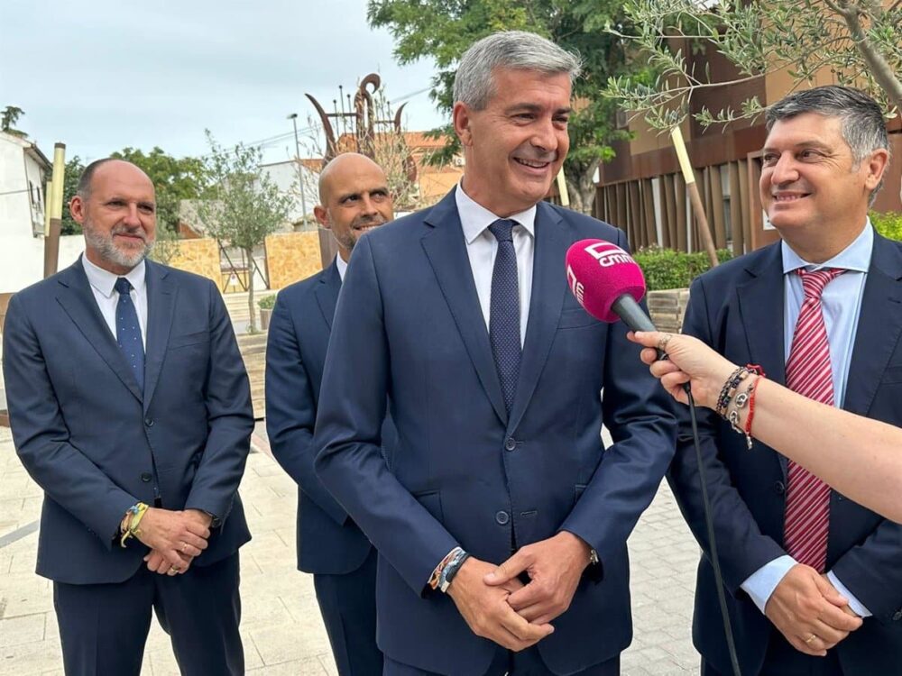 PSOE destaca la política seria en CLM con Page para poner en marcha medidas de apoyo a autónomos frente a "bulos" del PP
