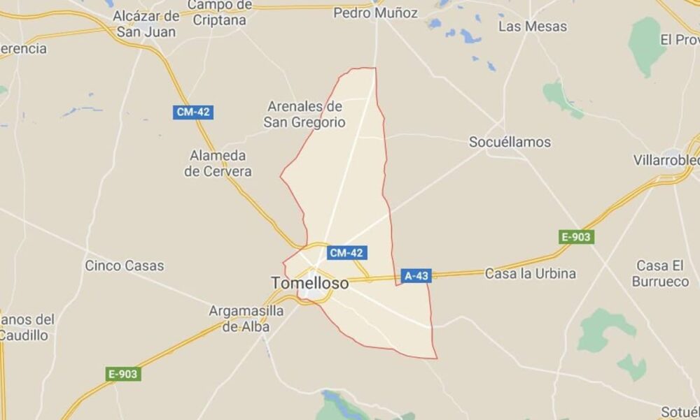 Un hombre resulta afectado por inhalación de humo tras un incendio en el interior de un domicilio en Tomelloso