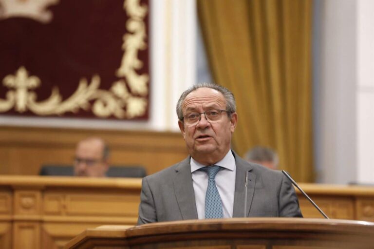 PSOE aprueba en solitario el techo de gasto para 2026 ante las críticas de PP y Vox por la carga de impuestos