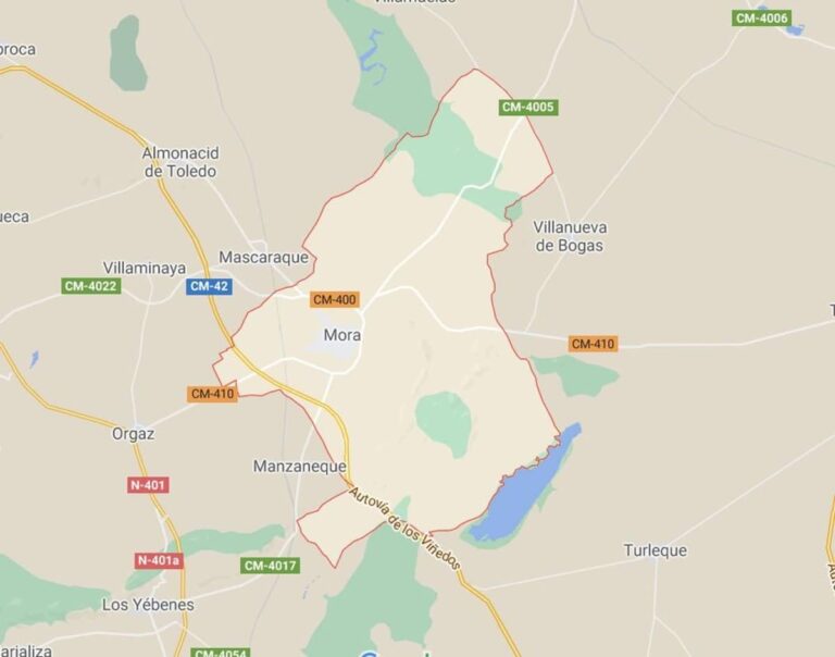 Fallece un joven tras golpearse la cabeza al tirarse a una piscina en Mora (Toledo)