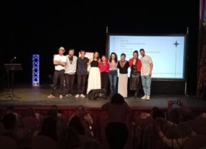 Éxito en el 39º Encuentro de Poesía Española en Almagro, con la Diputación de Ciudad Real y la Asociación Cultural Veleta Roja, destacando "Slam Poetry" de Apazlabrando