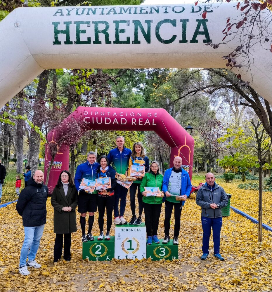 Más de 200 corredores llenan de deporte las calles en la Carrera de Orientación de Herencia 2