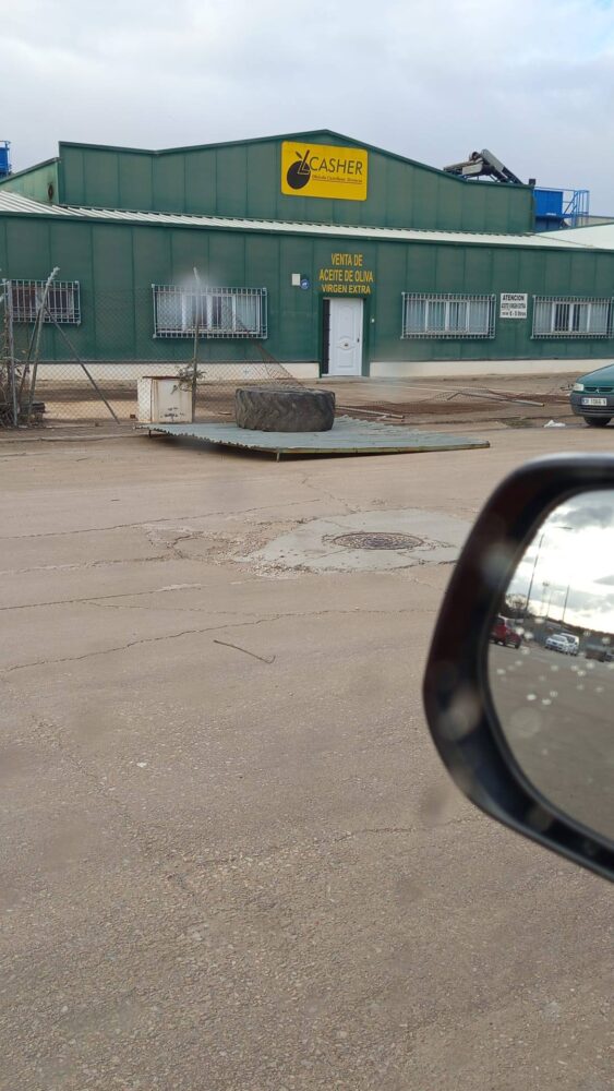 Rachas de viento dejan numerosas incidencias en Herencia: Protección Civil, Bomberos y Policía Local intervienen para restablecer la normalidad 3