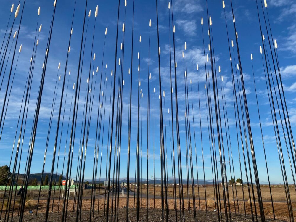 Herencia embellece sus accesos: nueva escultura en la rotonda de la CM-420 y actuaciones en cinco puntos de entrada 1