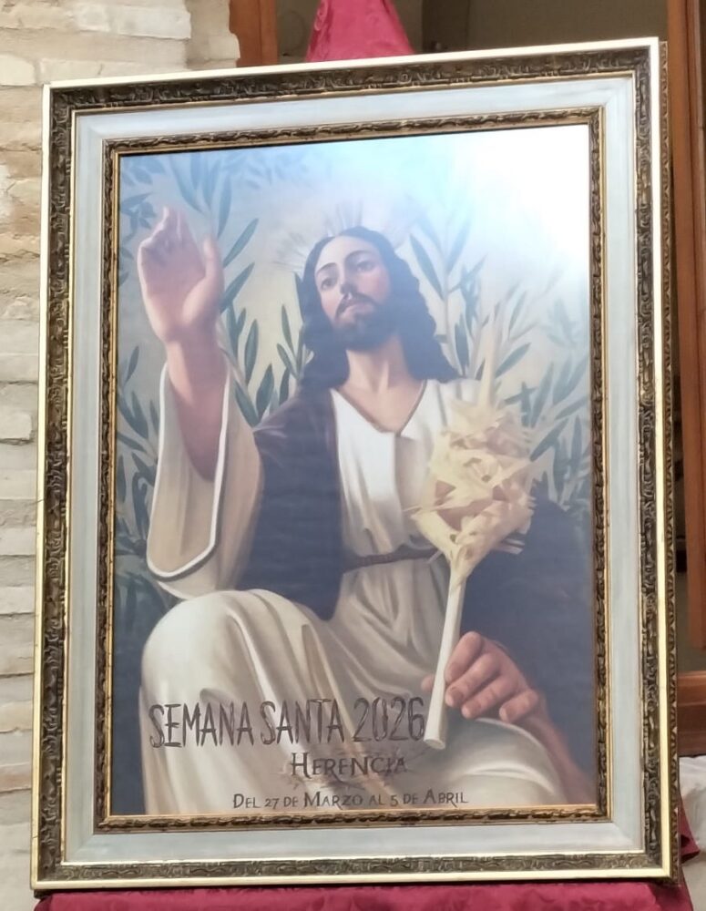 Herencia presenta el cartel de la Semana Santa 2026 en el patio del Ayuntamiento con “La Borriquilla” como protagonista 1