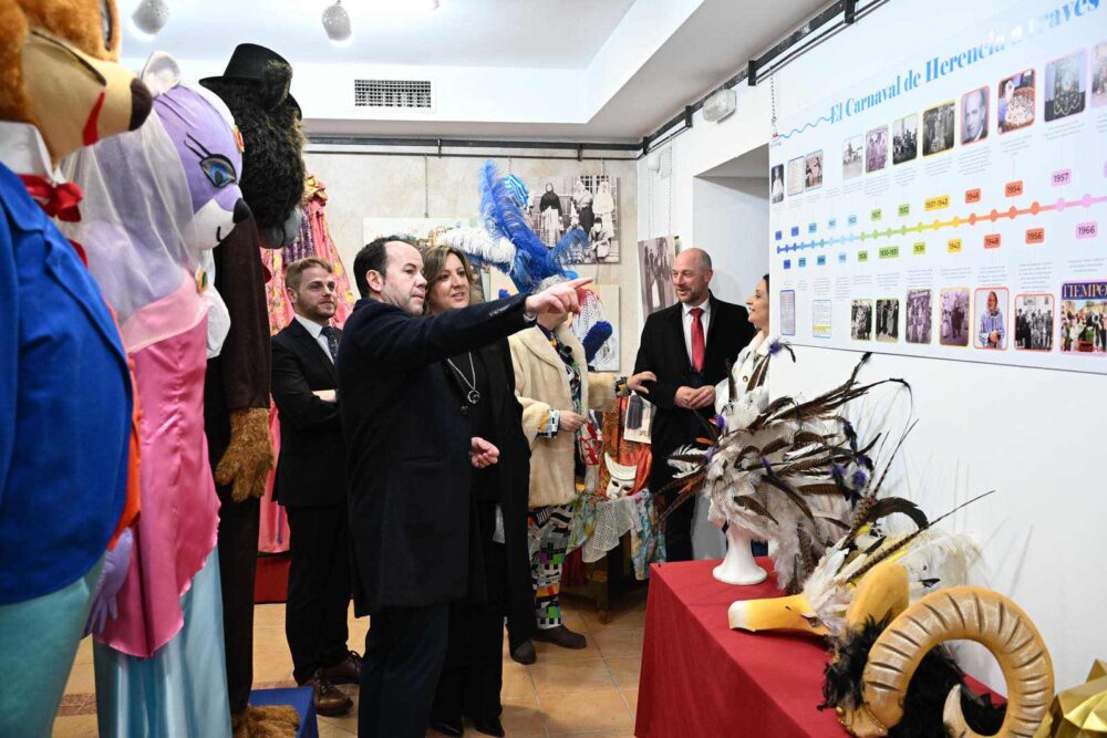 Herencia ignites the Carnival with a proclamation from Jorge González and a full renovated Palace 1