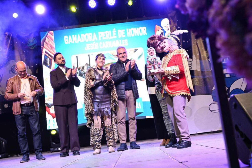 Herencia enciende el Carnaval con un pregón de Jorge González y un Palacio renovado a rebosar 23