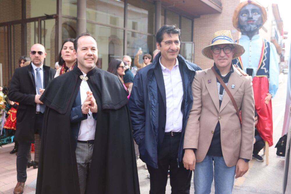 Más de 3.500 participantes convierten el Martes del Ofertorio 2026 en una jornada histórica para el Carnaval de Herencia 8