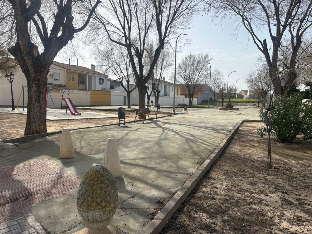 Dos nuevas licitaciones para renovar el entorno de la Piscina Municipal y el parque de la Urbanización Castilla-La Mancha 1