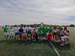 Foto de grupo del Memorial Jesús Peño 2026 en el Campo Municipal de Herencia