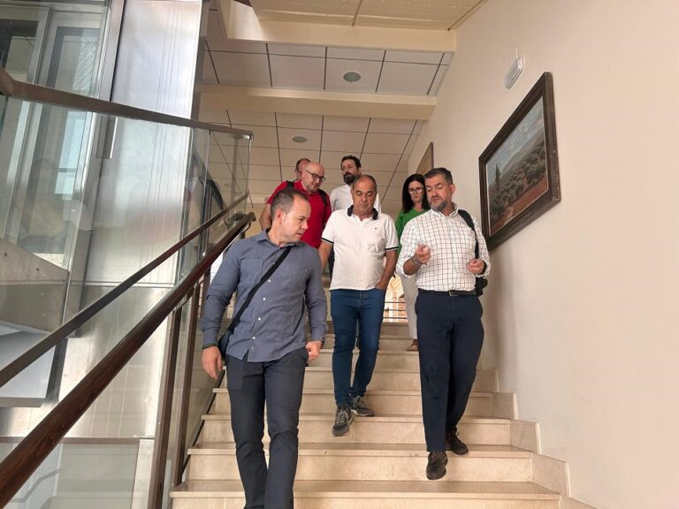 Visita del alcalde de Herencia y responsables del área sanitaria al Centro de Salud