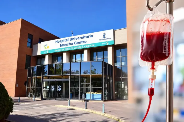 Cartel del llamamiento urgente a donar sangre en el Hospital General Mancha Centro de Alcázar de San Juan